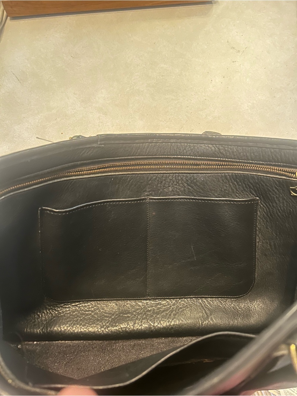 Vintage Classic Coach Black Leather Handbag made in NYwith Brass Accents and Tag - Picture 11 of 13